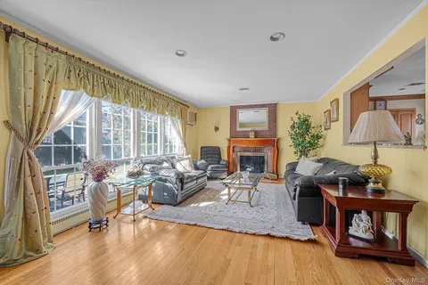 $1,250,000 | 40 Vassar Street, Garden City, NY 11530