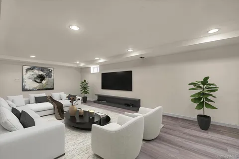 $1,250,000 | 40 Vassar Street, Garden City, NY 11530