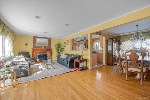 $1,250,000 | 40 Vassar Street, Garden City, NY 11530