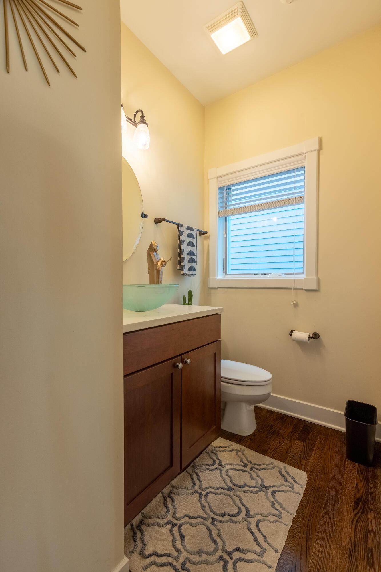 154 Punta Alley Columbus, OH 43201 - Photo 15 of 56 Powder Room