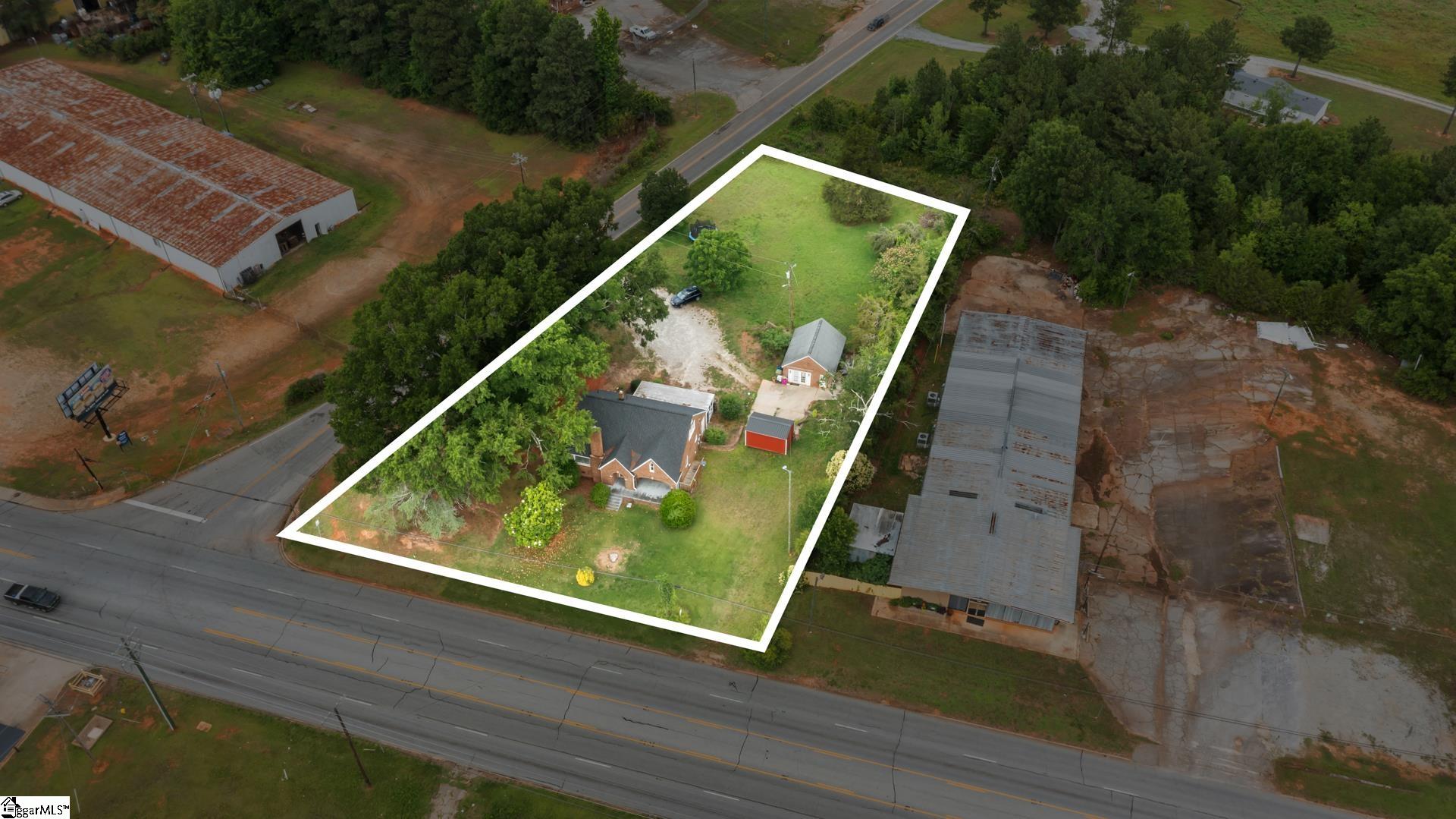 1301 Old Airport Road Laurens, SC 29360 - Photo 6 of 21