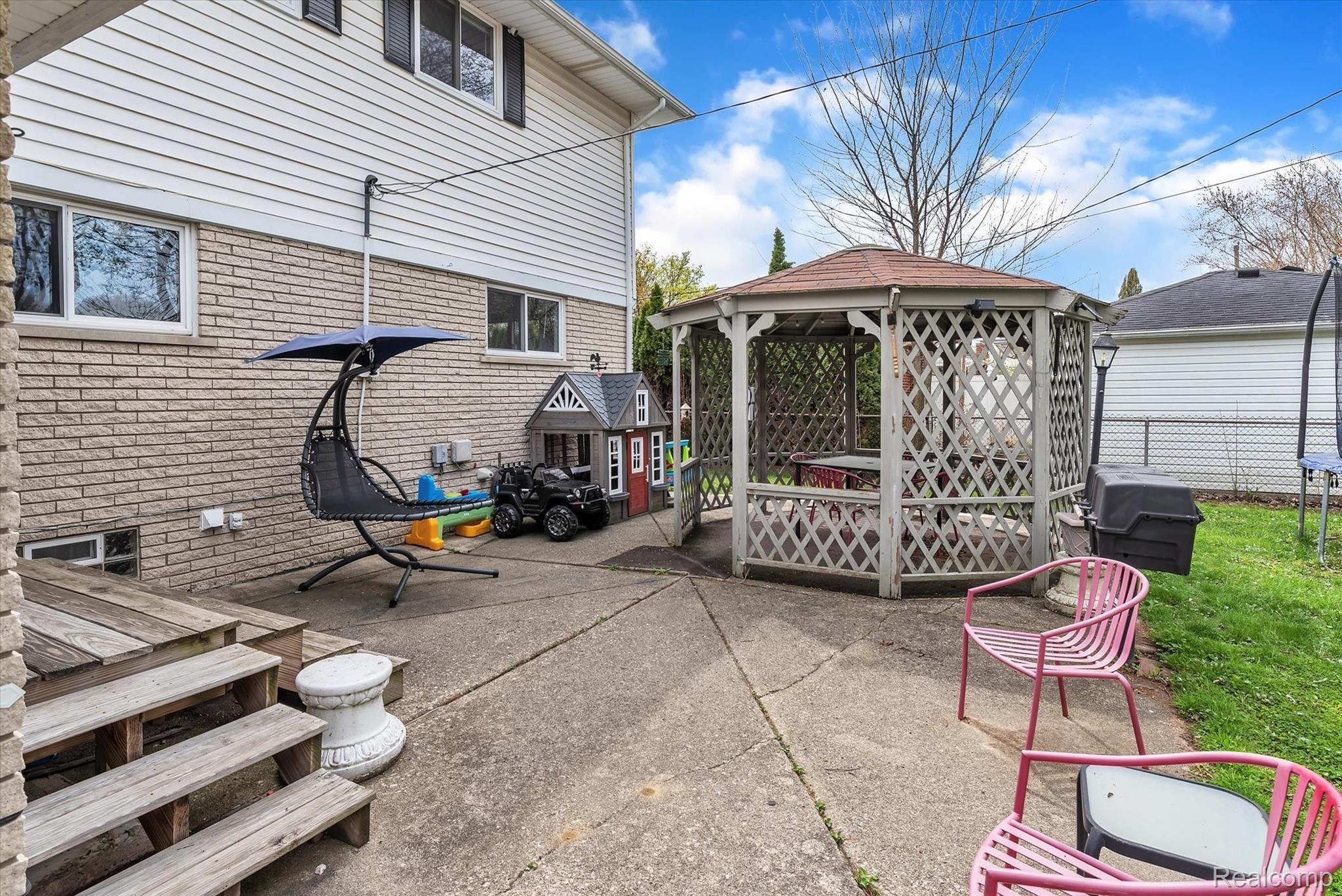 9620 Reeck Road Allen Park, MI 48101 - Photo 60 of 61 63-9620-Reeck-Rd-WindowStill-Real-Estate-Photography-63.jpg