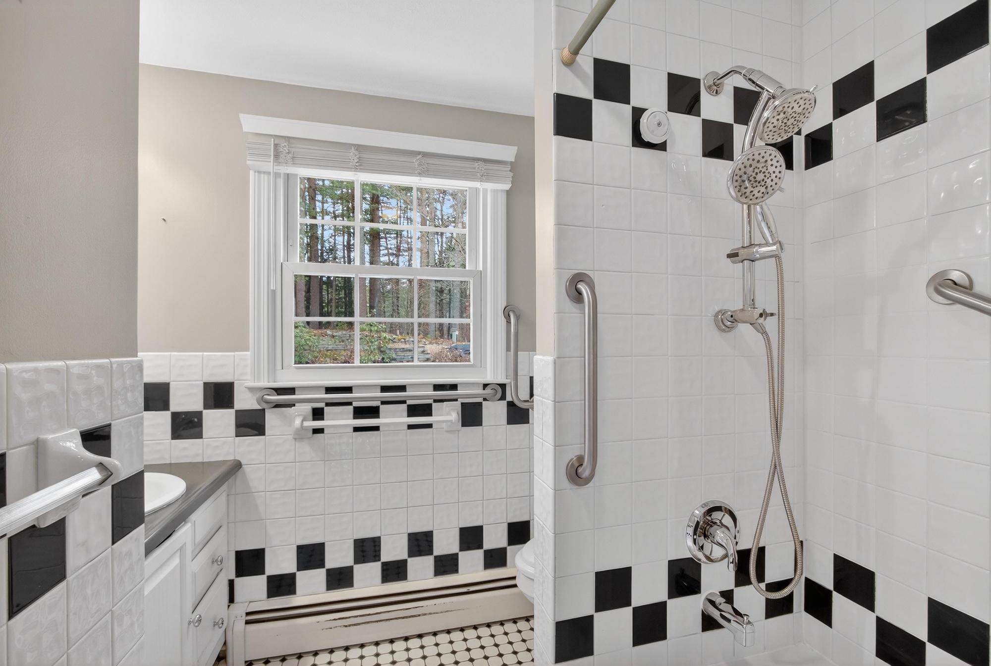 36 Bedford Road Merrimack, NH 03054 - Photo 17 of 30