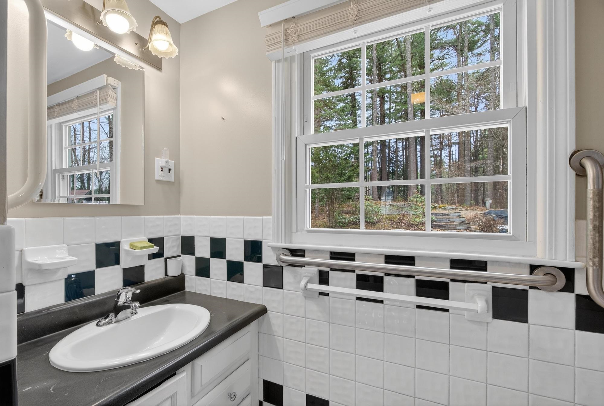 36 Bedford Road Merrimack, NH 03054 - Photo 18 of 30