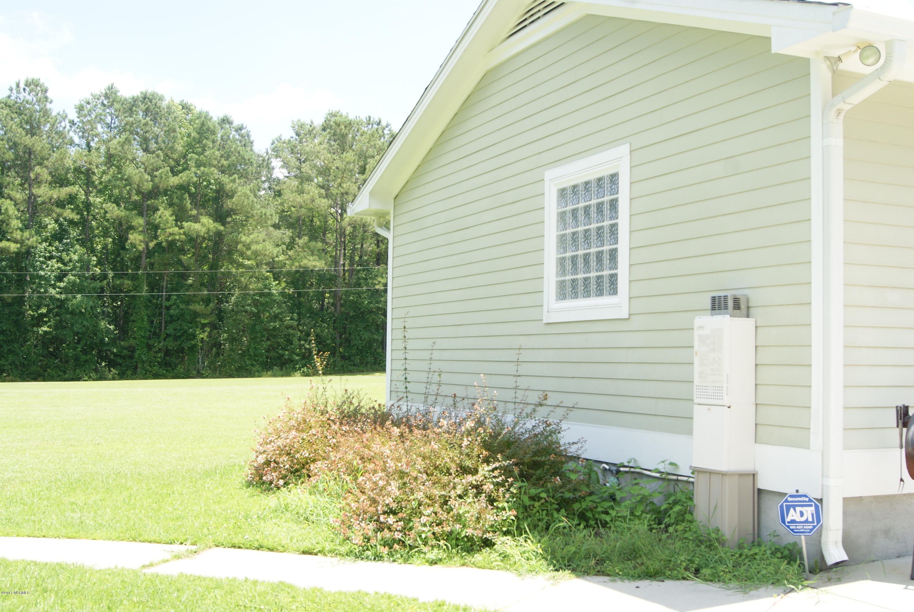 530 Spring Garden Road New Bern, NC 28562 - Photo 9 of 64 Tankless Water Heater