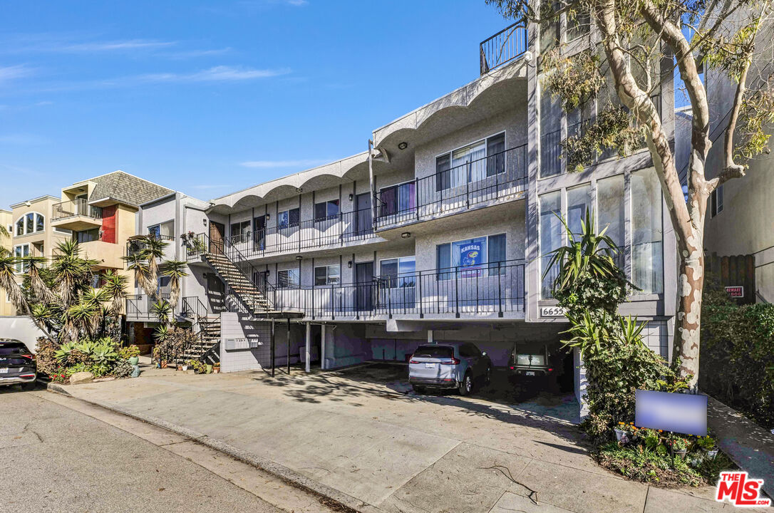 6655 Esplanade, Unit 1 Playa del Rey, CA 90293 - Photo 3 of 23