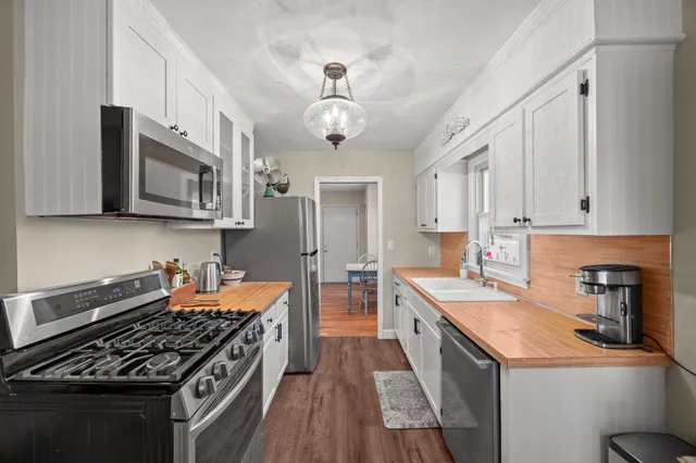 $375,000 | 548 Doris Avenue, Shoreview, MN 55126