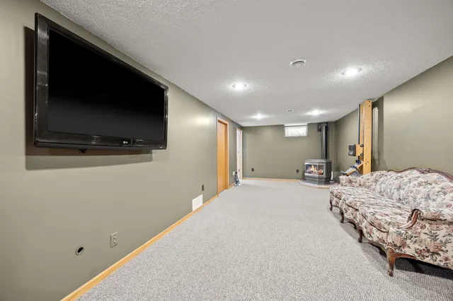 $375,000 | 548 Doris Avenue, Shoreview, MN 55126