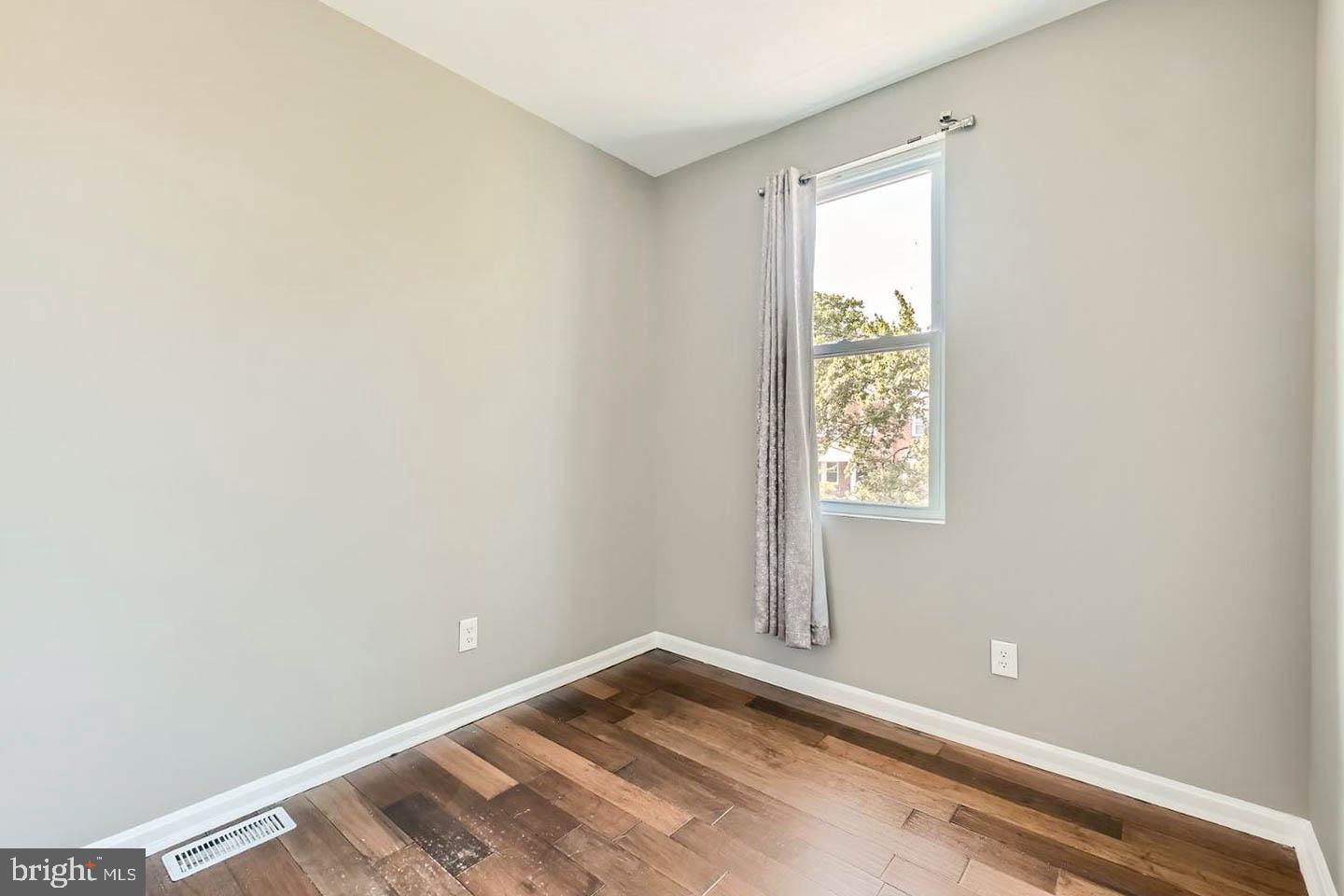 3927 Boarman Avenue Baltimore, MD 21215 - Photo 16 of 31