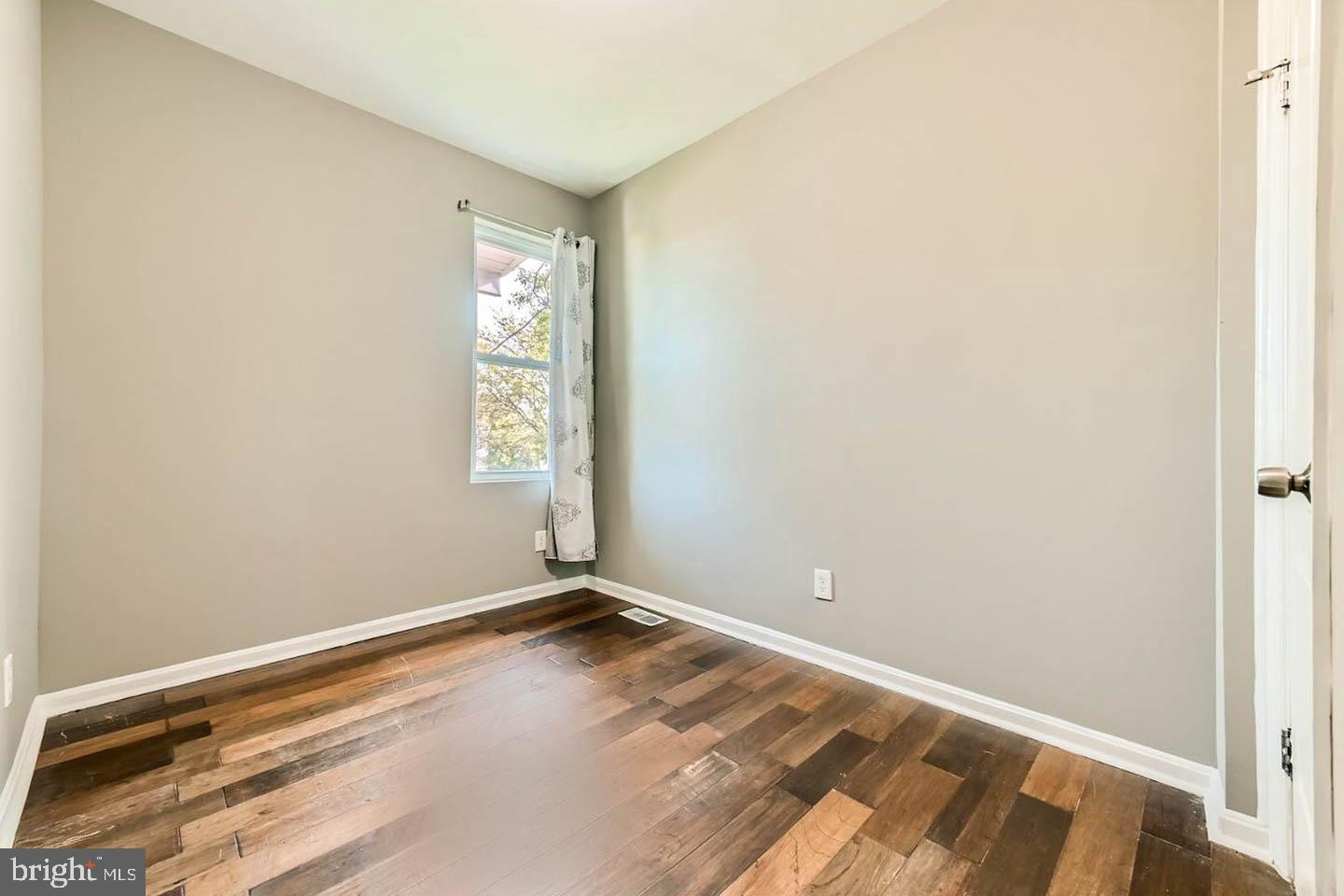 3927 Boarman Avenue Baltimore, MD 21215 - Photo 18 of 31