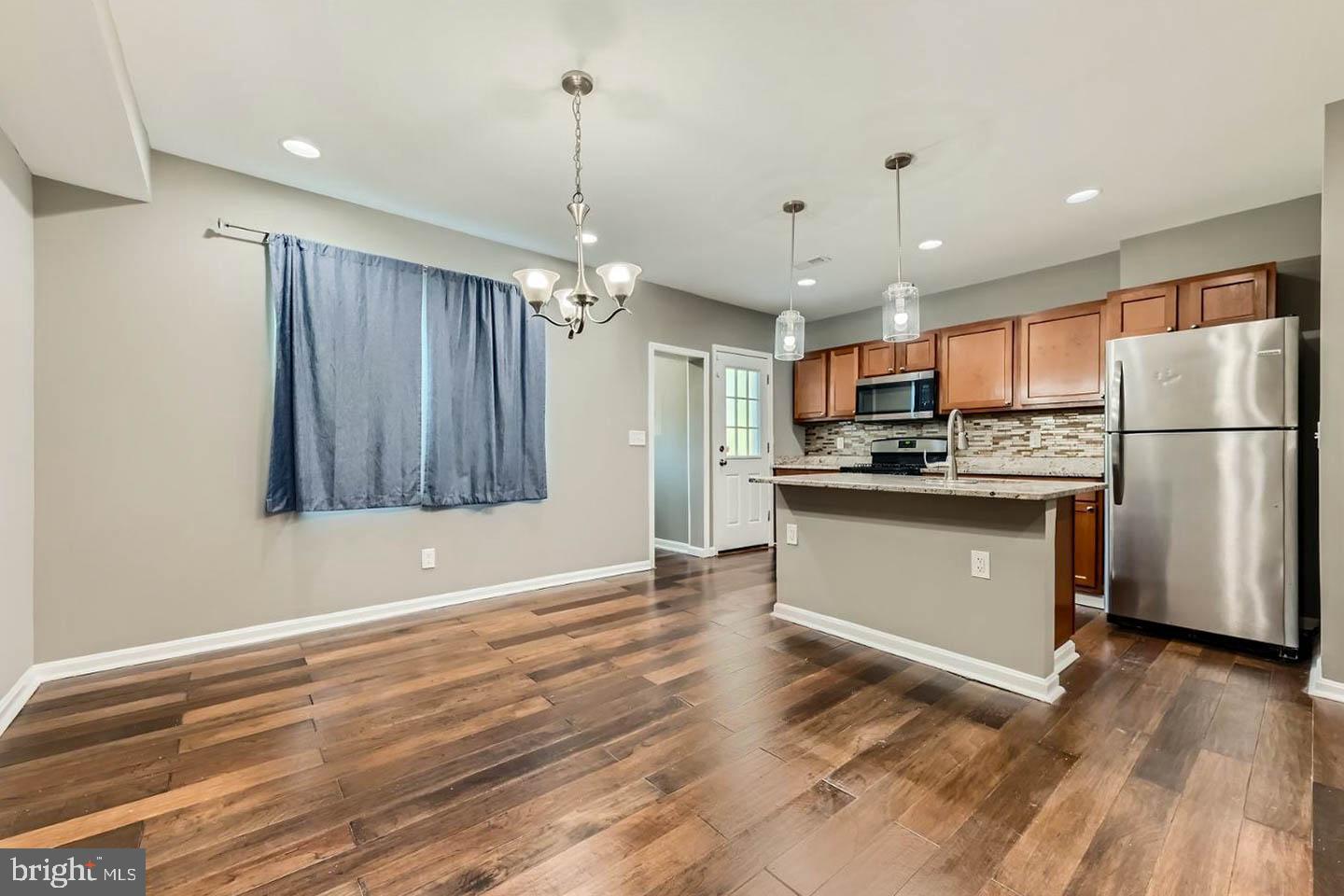 3927 Boarman Avenue Baltimore, MD 21215 - Photo 7 of 31