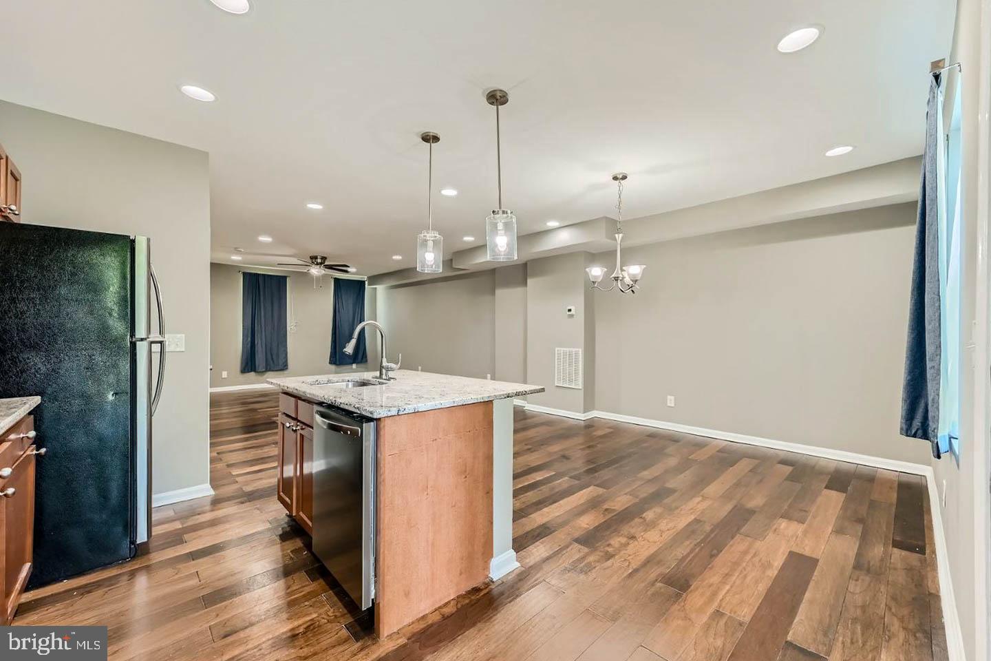 3927 Boarman Avenue Baltimore, MD 21215 - Photo 9 of 31