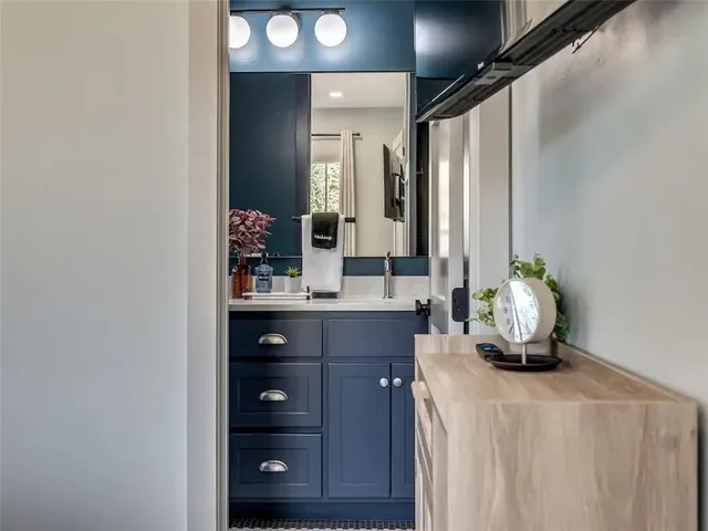 $379,900 | 719 Washington Street, Atchison, KS 66002