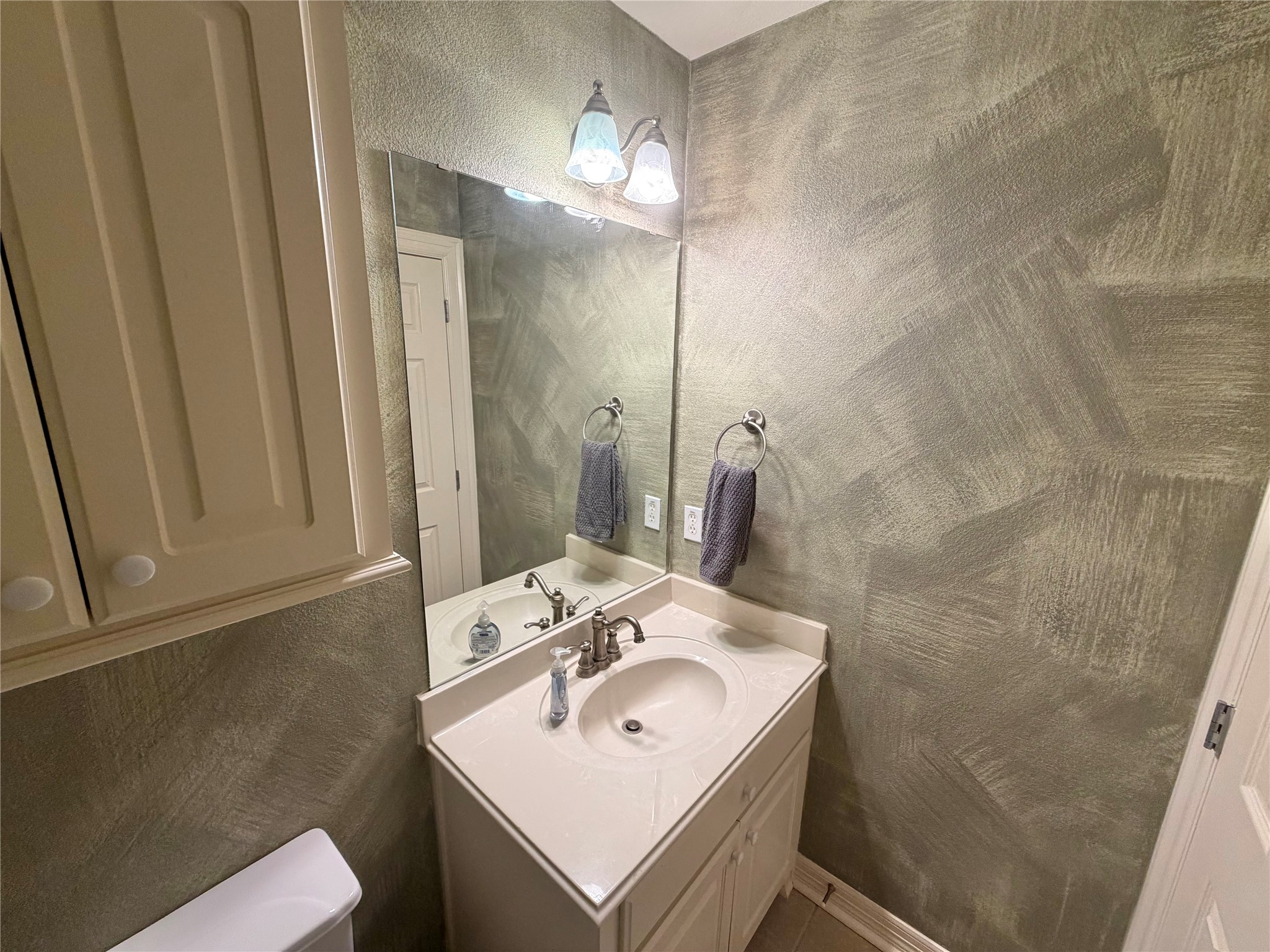 1448 South Blue Bonnet Lane Angleton, TX 77515 - Photo 34 of 43 Add'l View of Half Bath Upstairs