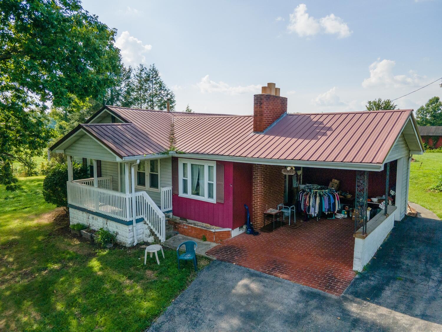 398 Rooks Branch Road Keavy, KY 40737 - Photo 1 of 35 Front of Main house