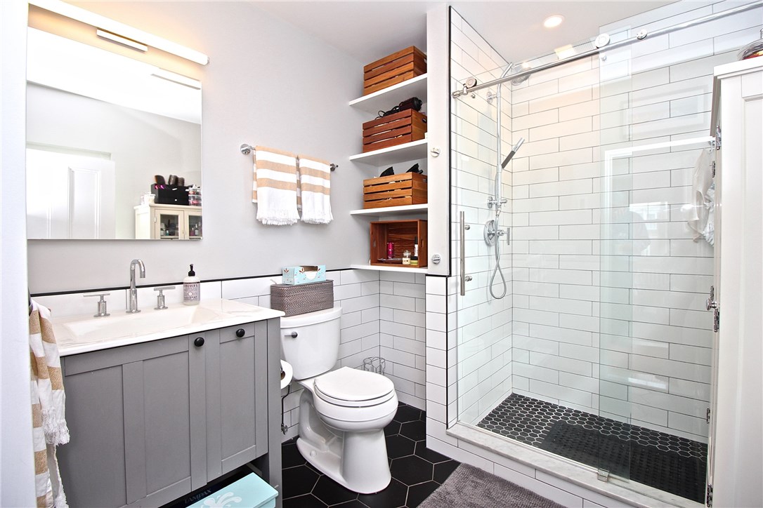 13 Bliss Road Newport, RI 02840 - Photo 18 of 41