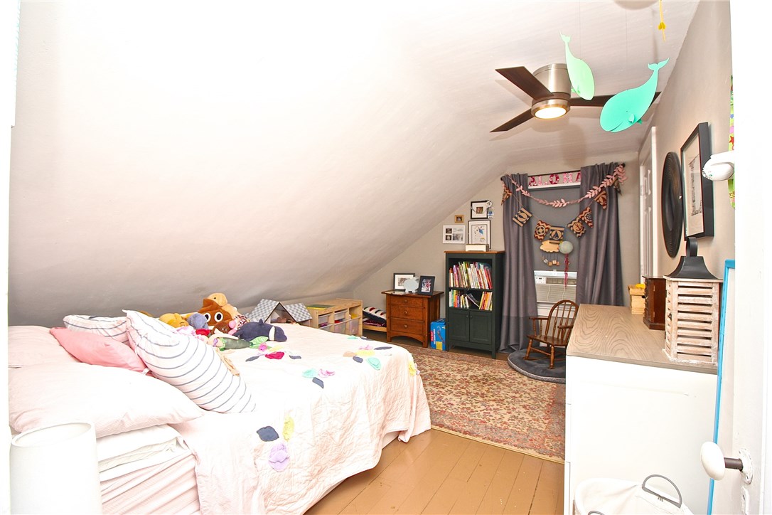 13 Bliss Road Newport, RI 02840 - Photo 21 of 41