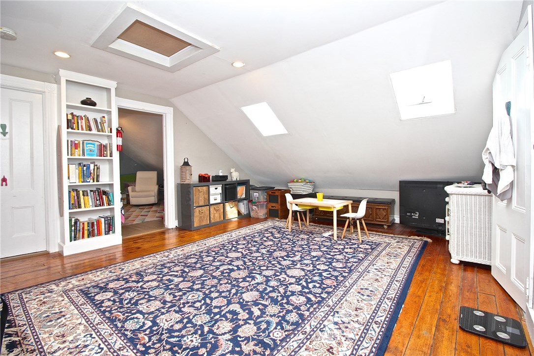 13 Bliss Road Newport, RI 02840 - Photo 25 of 41