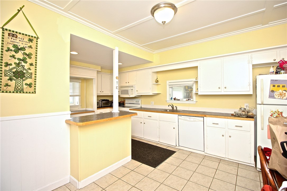 13 Bliss Road Newport, RI 02840 - Photo 31 of 41