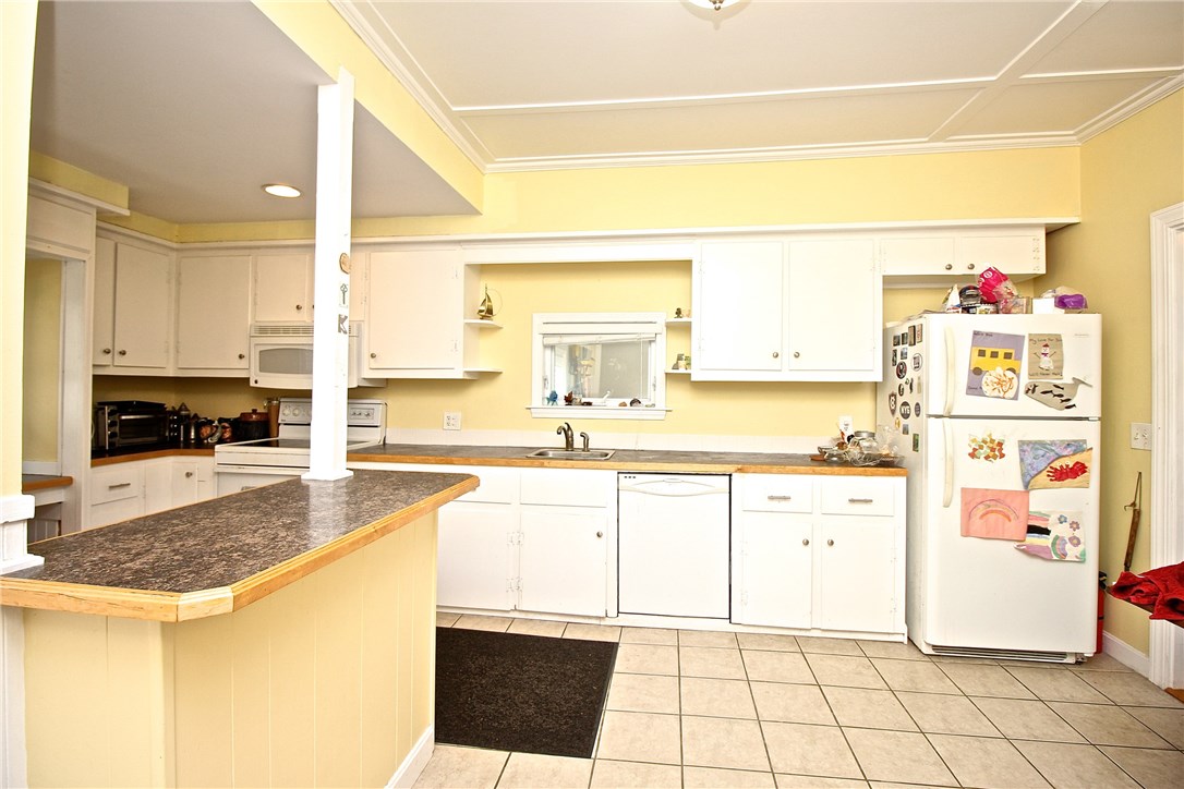 13 Bliss Road Newport, RI 02840 - Photo 32 of 41