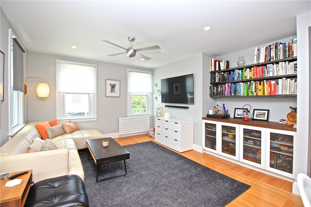 13 Bliss Road Newport, RI 02840 - Photo 9 of 41