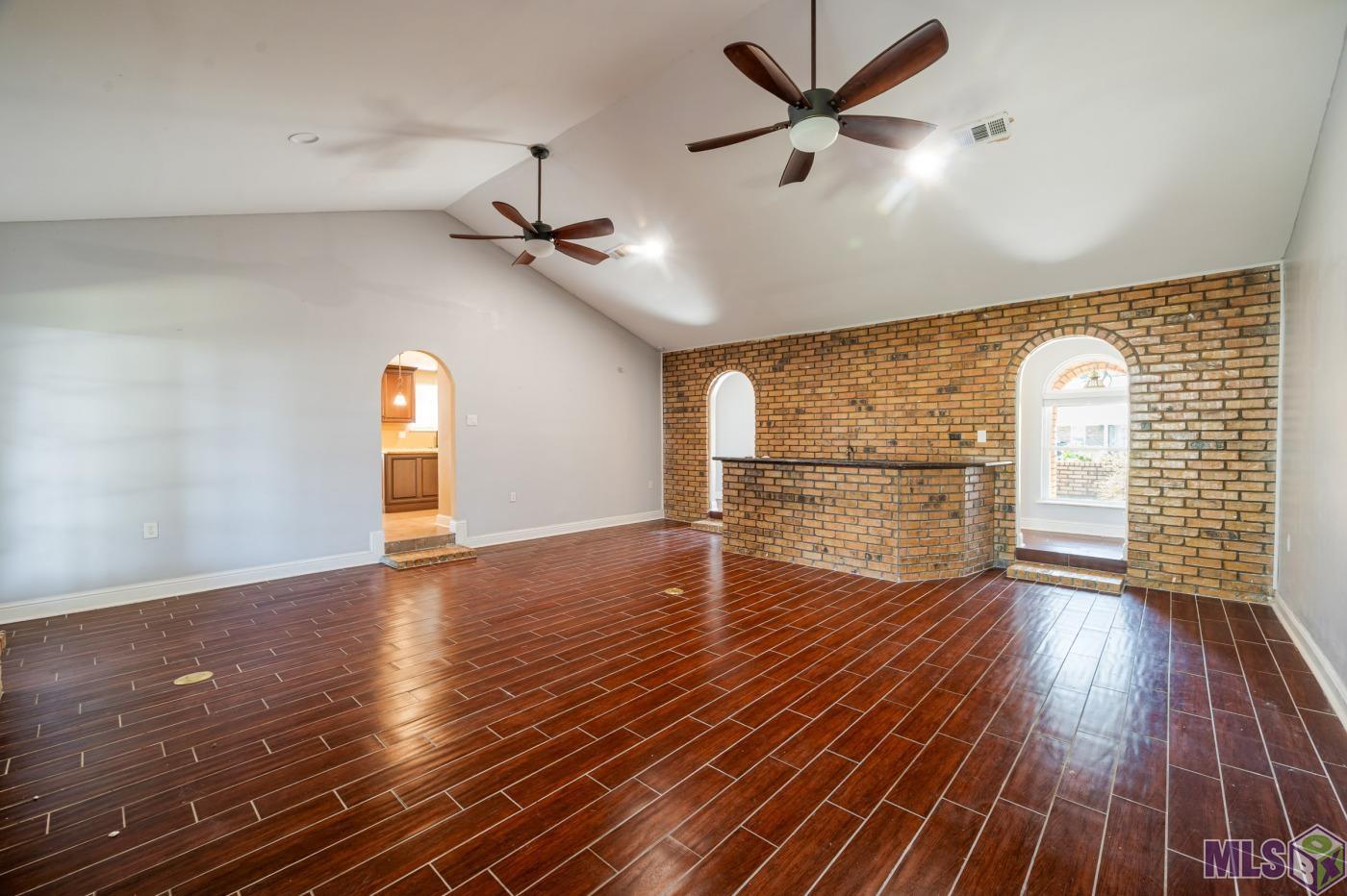 133 Somerset Road Laplace, LA 70068 - Photo 3 of 23