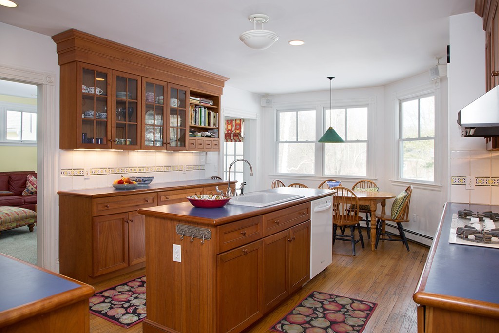 8 Concord Road Wayland, MA 01778 - Photo 5 of 8