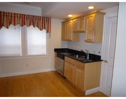 17 Clark Street, Unit 2 Boston, MA 02113 - Photo 6 of 9