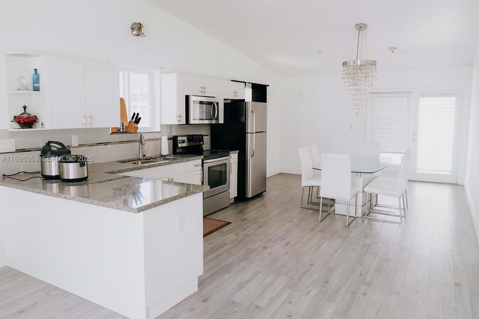 15930 Southwest 305th Terrace Homestead, FL 33033 - Photo 5 of 12