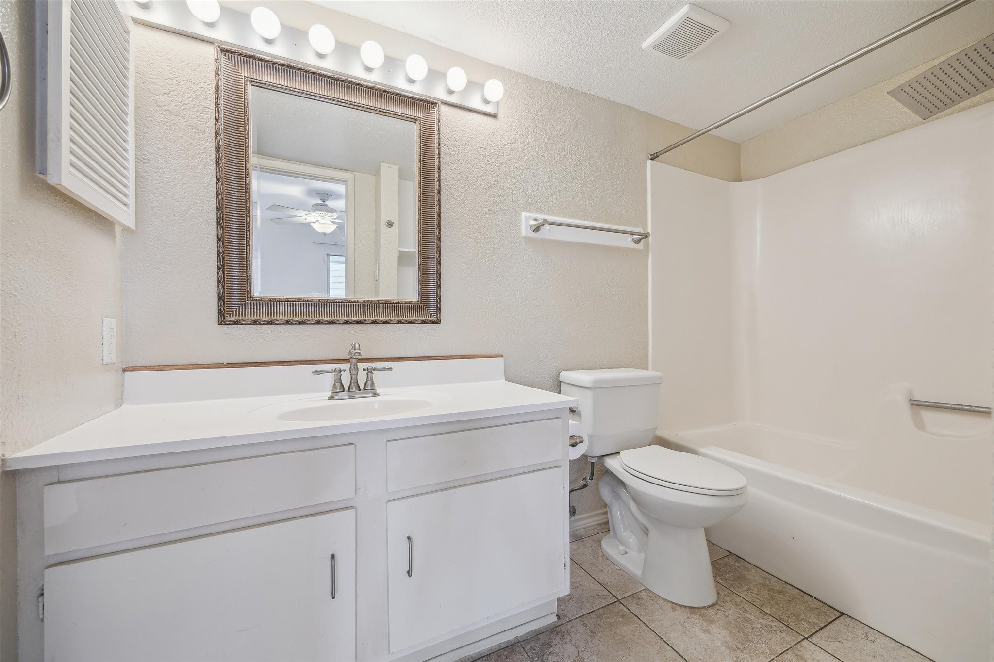 5807 Beverly Hill Street, Unit 23 Houston, TX 77057 - Photo 11 of 13