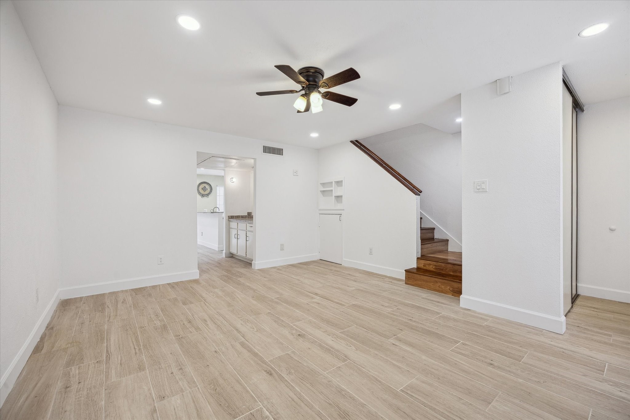 5807 Beverly Hill Street, Unit 23 Houston, TX 77057 - Photo 3 of 13