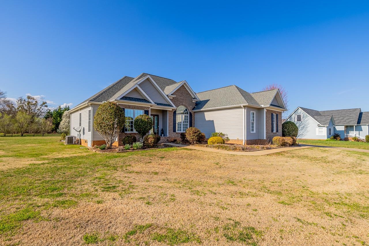 309 Saddlers Run Chesnee, SC 29323 - Photo 4 of 50