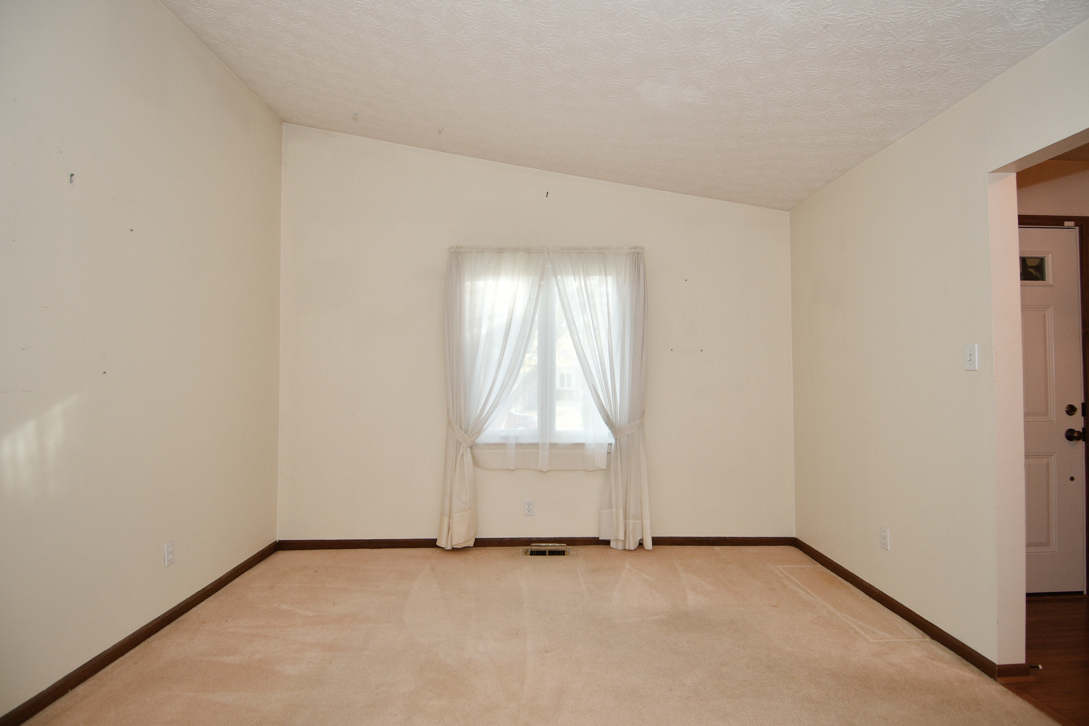 132 Leaning Tree Road Greenwood, IN 46142 - Photo 5 of 60