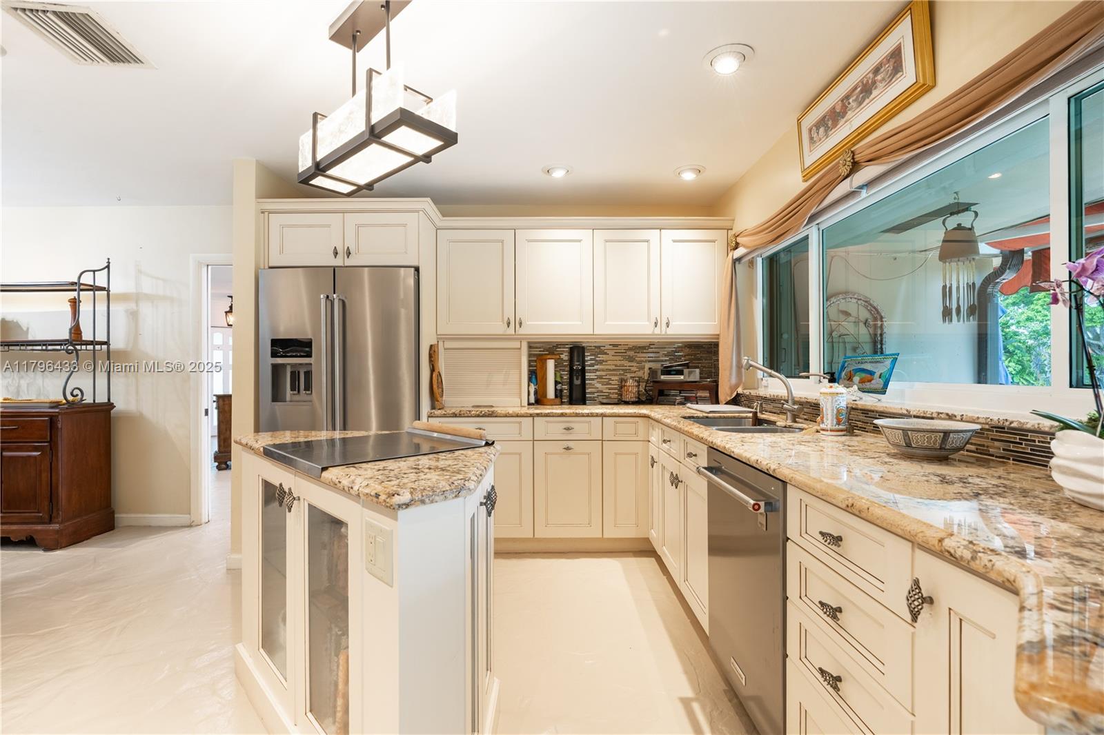 610 Lake Dasha Circle Plantation, FL 33324 - Photo 13 of 27