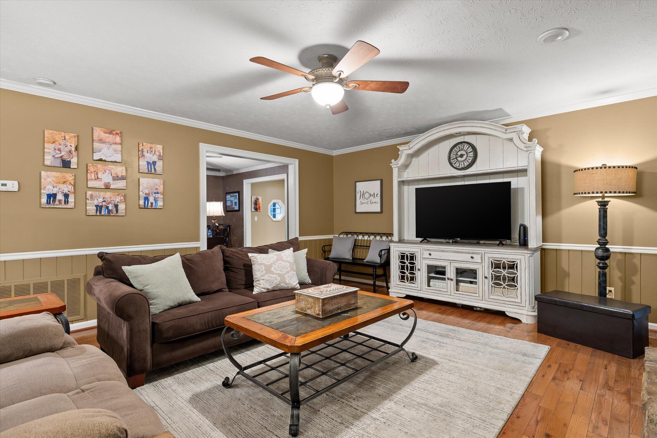 960 Shell Cracker Lane Cohutta, GA 30710 - Photo 11 of 65 Living Room