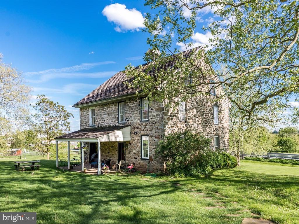405 Peters Road New Holland, PA 17557 - Photo 19 of 45 Gallery Image 19