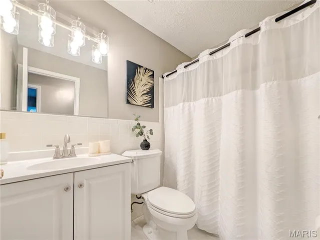 $299,900 | 6208 Stock Bridge Circle, St. Louis, MO 63128