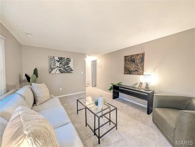 $299,900 | 6208 Stock Bridge Circle, St. Louis, MO 63128