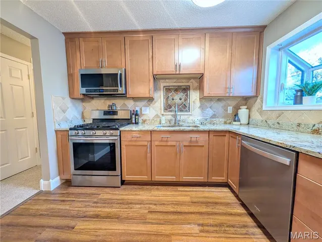 $299,900 | 6208 Stock Bridge Circle, St. Louis, MO 63128