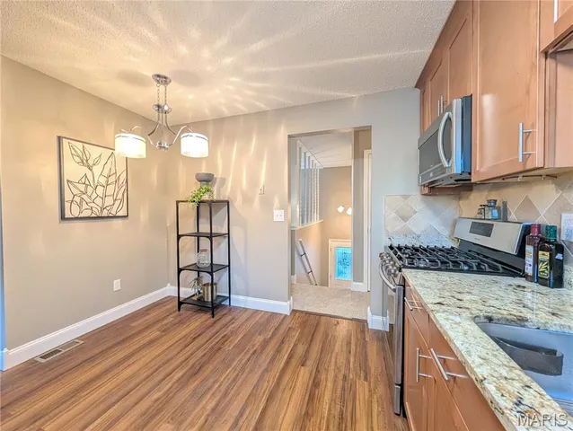 $299,900 | 6208 Stock Bridge Circle, St. Louis, MO 63128