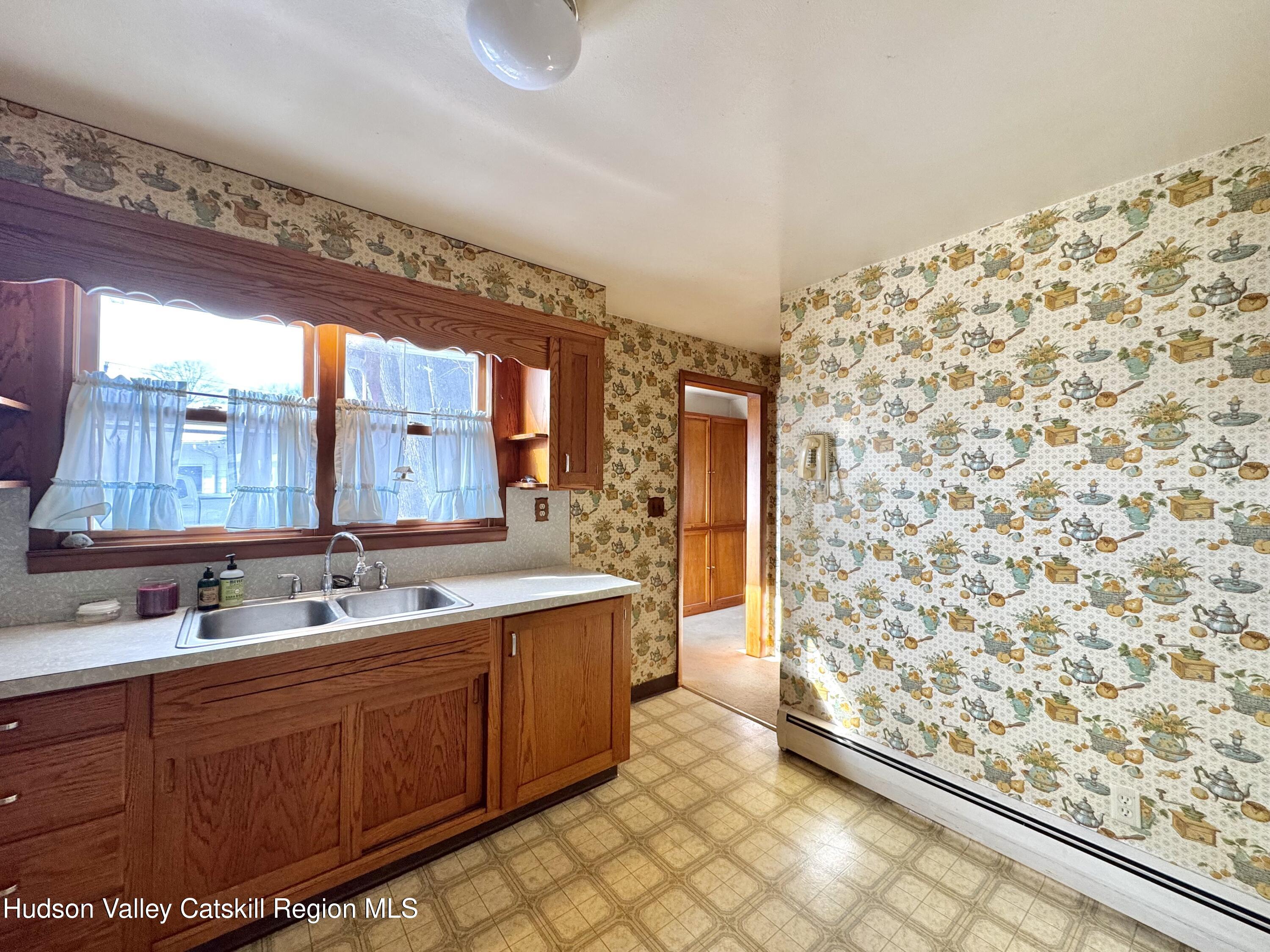 142 Broome Street Catskill, NY 12414 - Photo 7 of 25 Photo 7