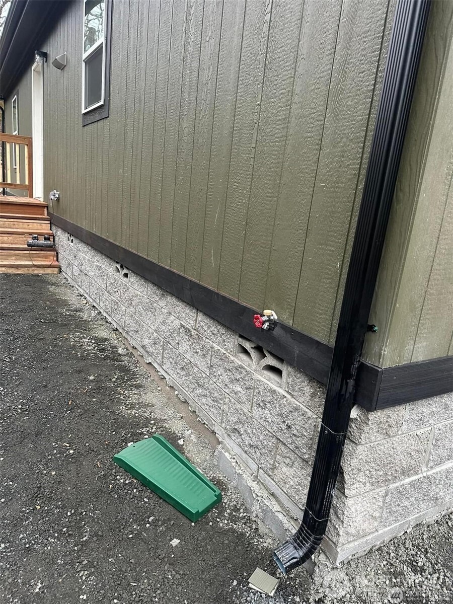 200 Lot C Fineview Chehalis, WA 98532 - Photo 13 of 31 a view of a backyard with a chair and a window