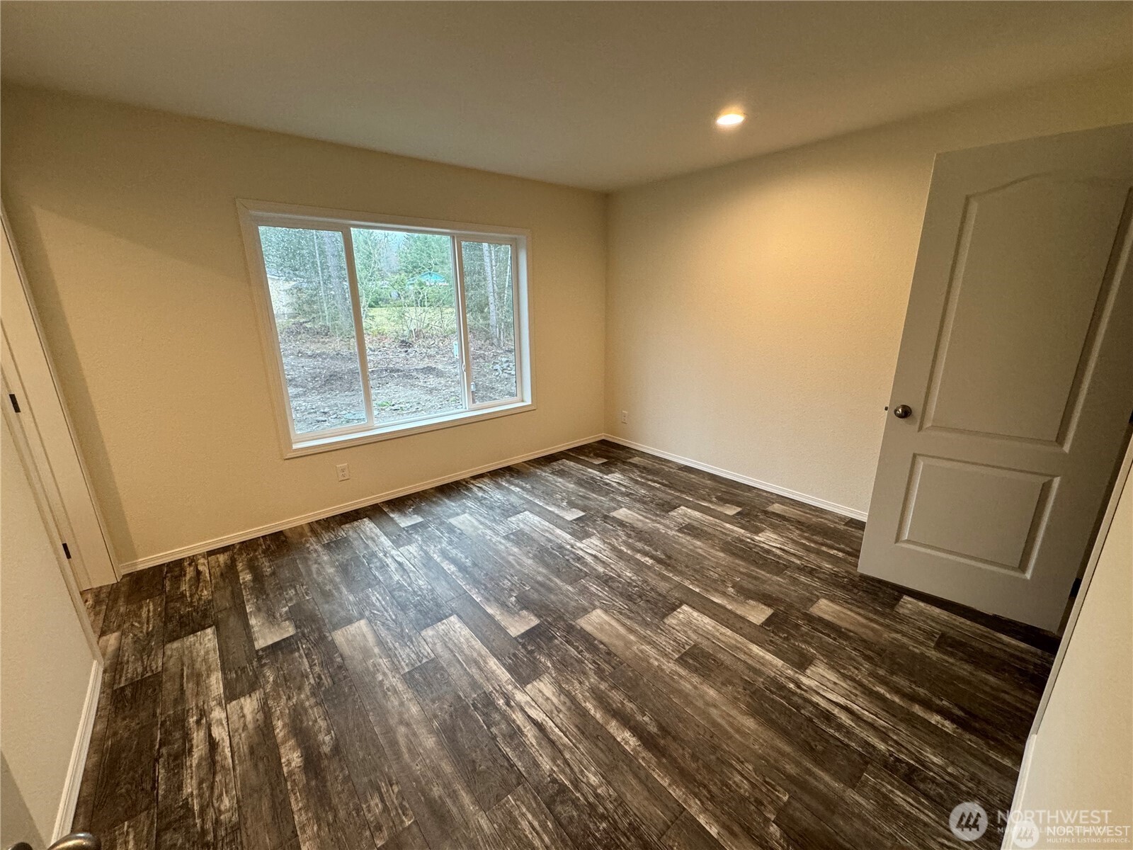 200 Lot C Fineview Chehalis, WA 98532 - Photo 17 of 31 a view of an empty room and a window