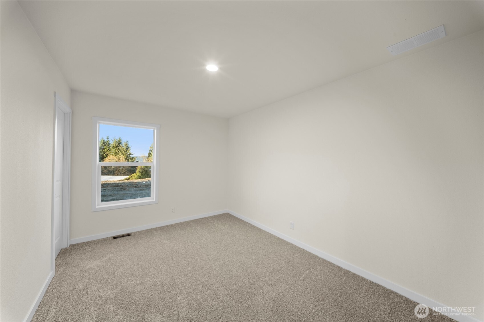 200 Lot C Fineview Chehalis, WA 98532 - Photo 20 of 36 an empty room with windows