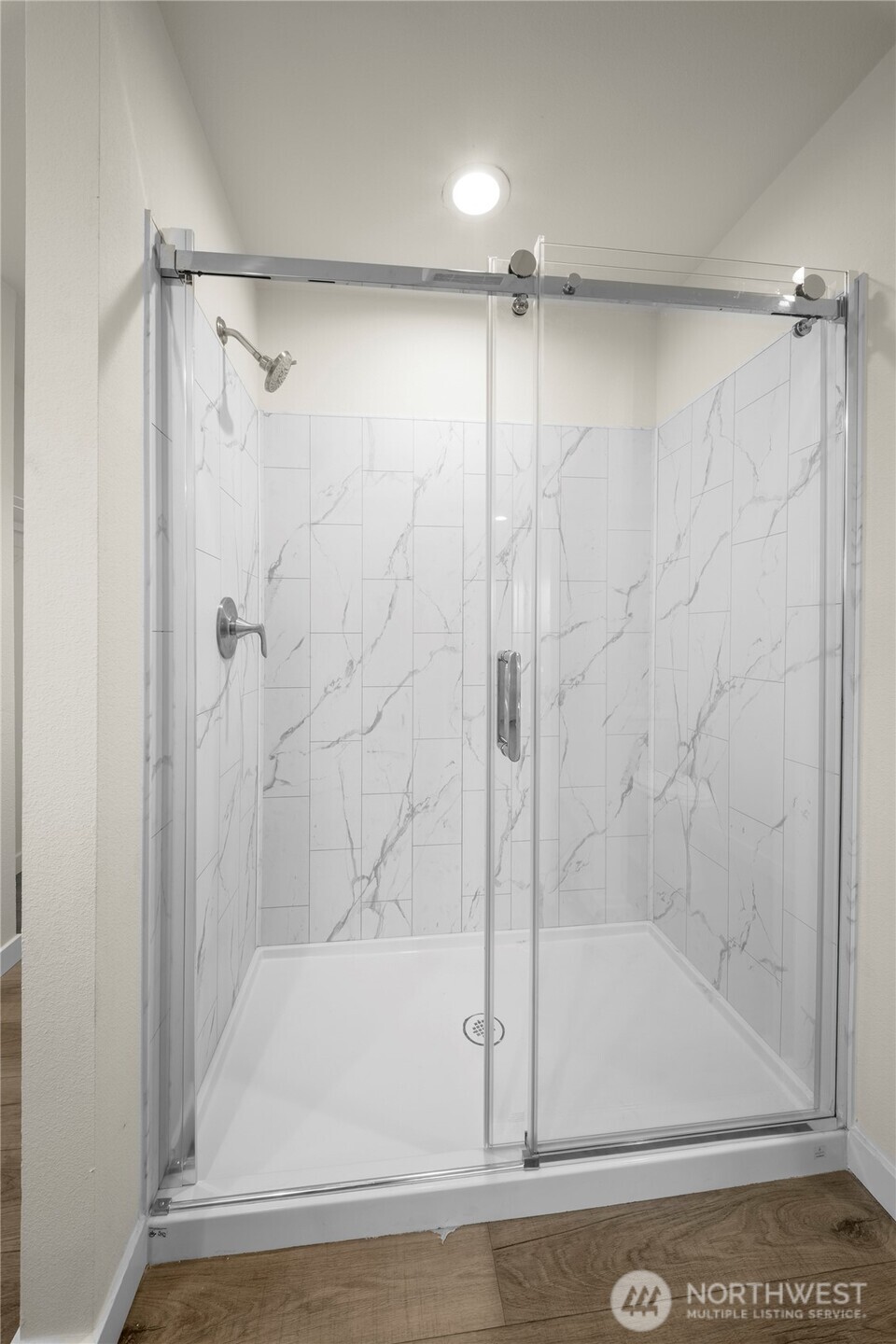 200 Lot C Fineview Chehalis, WA 98532 - Photo 26 of 36 a bathroom with a shower and a tub