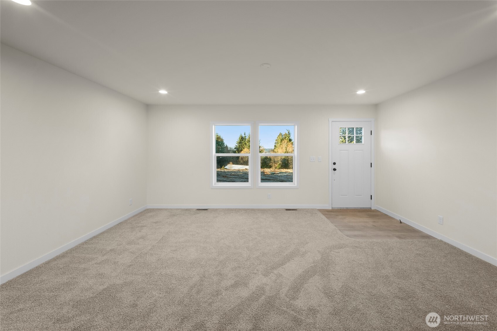200 Lot C Fineview Chehalis, WA 98532 - Photo 7 of 36 an empty room with a window