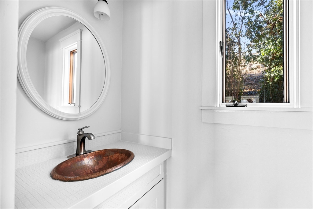 180 Downer Avenue Hingham, MA 02043 - Photo 14 of 29