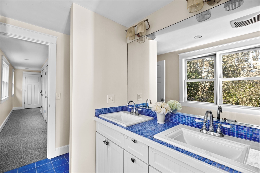 180 Downer Avenue Hingham, MA 02043 - Photo 27 of 29