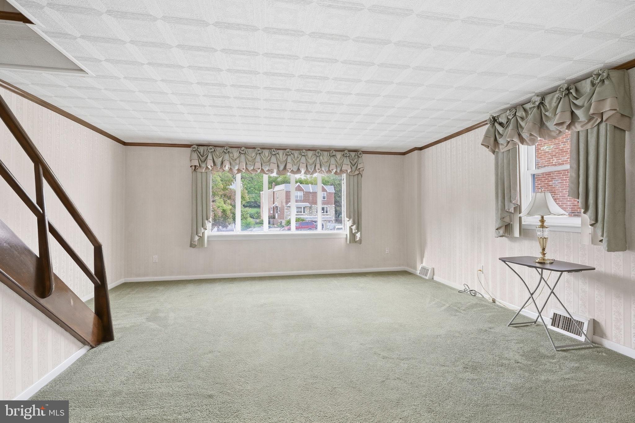 726 Ripley Place Philadelphia, PA 19111 - Photo 6 of 30 Living Room
