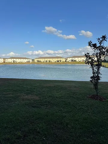 $2,450 | 10308 Lavender Aster Trail, San Antonio, FL 33576